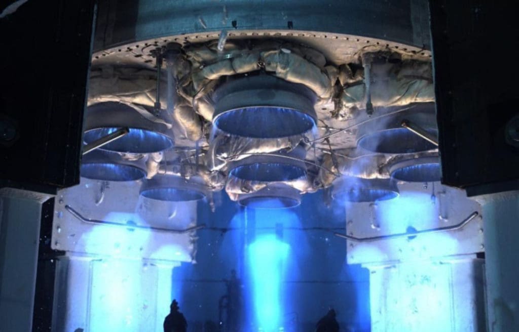 發動機都是完全3D打印的，使用液氧(LOX)和液態天然氣(LNG) The engines are all completely 3D-printed and run on liquid oxygen (LOX) and liquid natural gas (LNG)